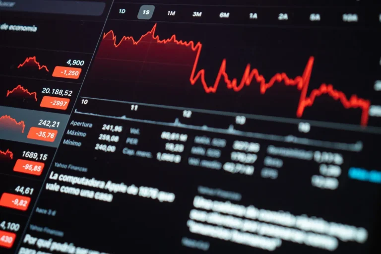 AI Bubble Alert: Dot-Com Survivors' Guide to 2025 Profits