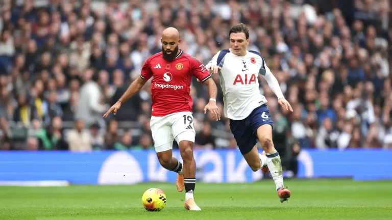 Manchester United Denied Win as Tottenham Strike Late